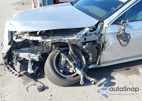 2017 Mercedes-Benz E 300 z USA, uszkodzony, nr VIN WDDZF4JB2HA189551